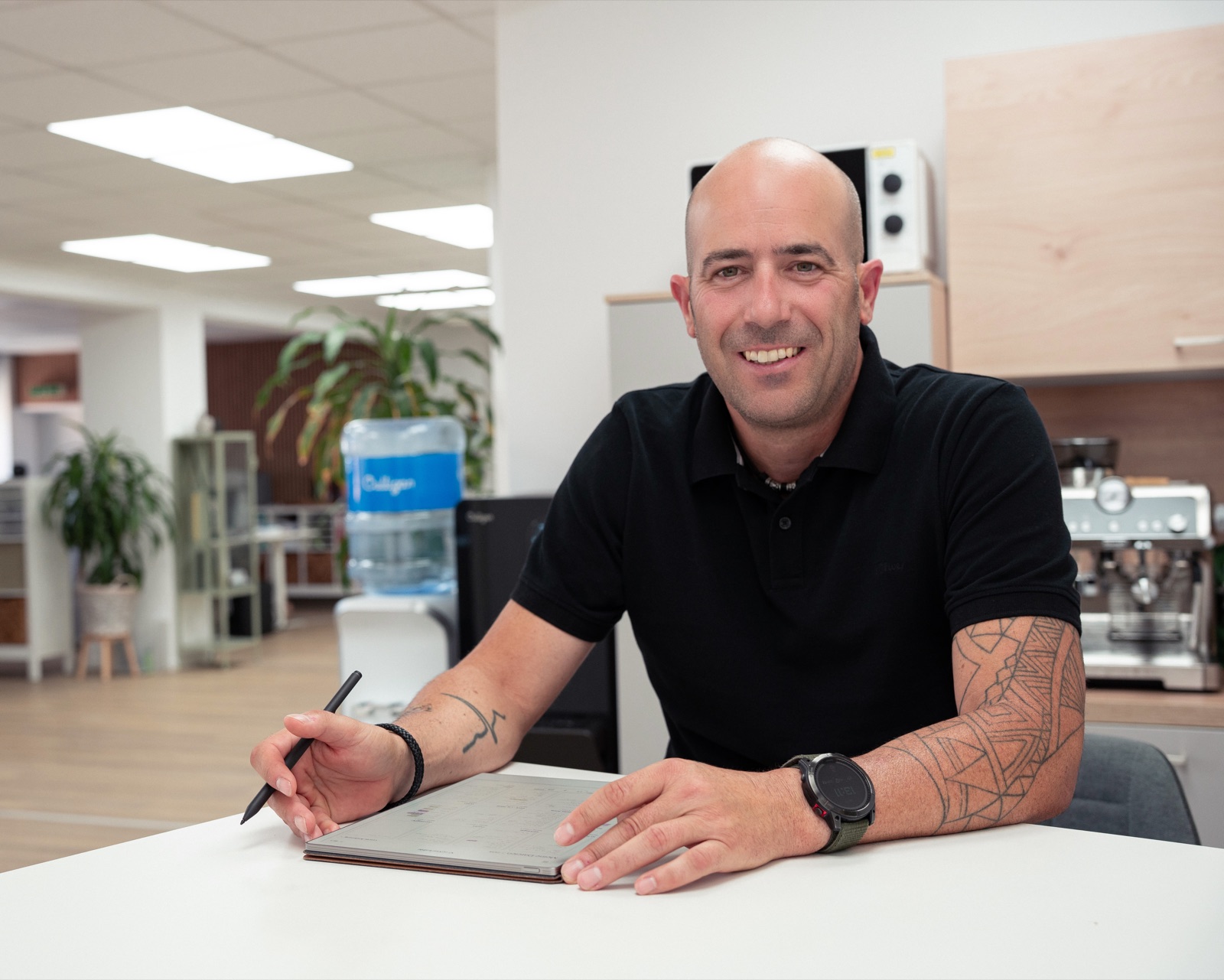Dominik Fenzl bei der Planung einer Website- und SEO-Struktur